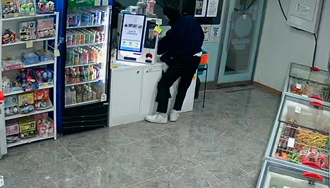 용인 무인점포 내 범행 장면[경기남부경찰청 제공]